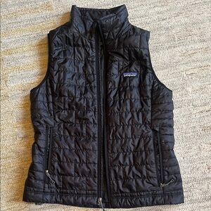 Patagonia Women's Dark Quilted Vest